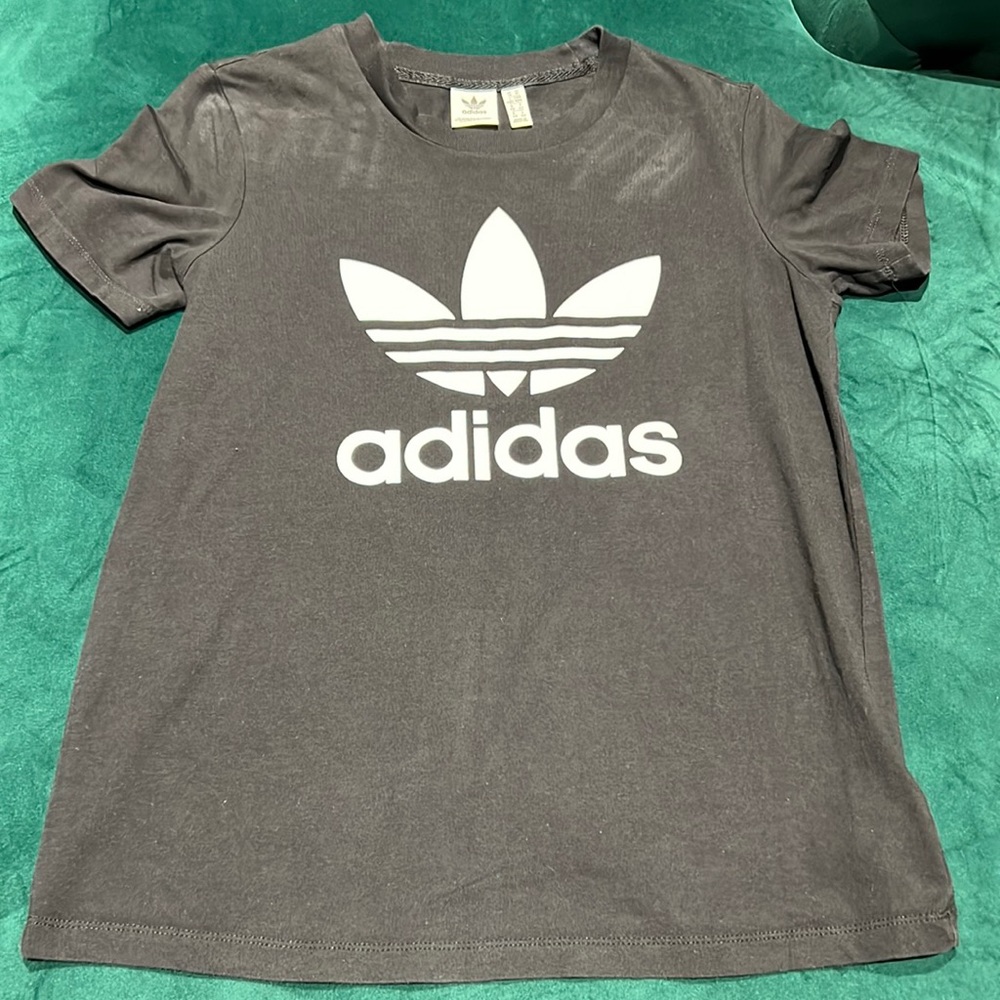 ADIDAS TSHIRT